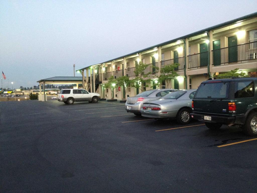 Knights Inn Glade Spring Exterior foto